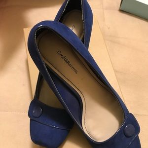 Blue button heels